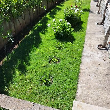 Apartment Slobo Требине Екстериор снимка